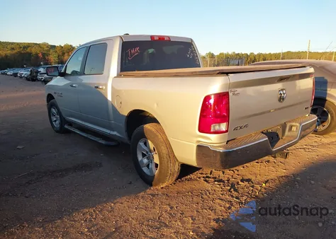 2017 Ram 1500 Slt 4X4 5'7 Box z USA, uszkodzony, nr VIN 1C6RR7LT2HS684942